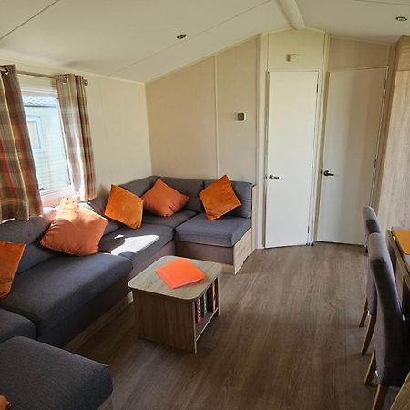 Kp Holiday Home Corton  Экстерьер фото