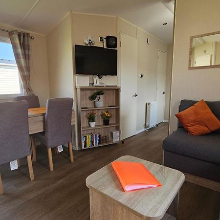 Kp Holiday Home Corton  Экстерьер фото
