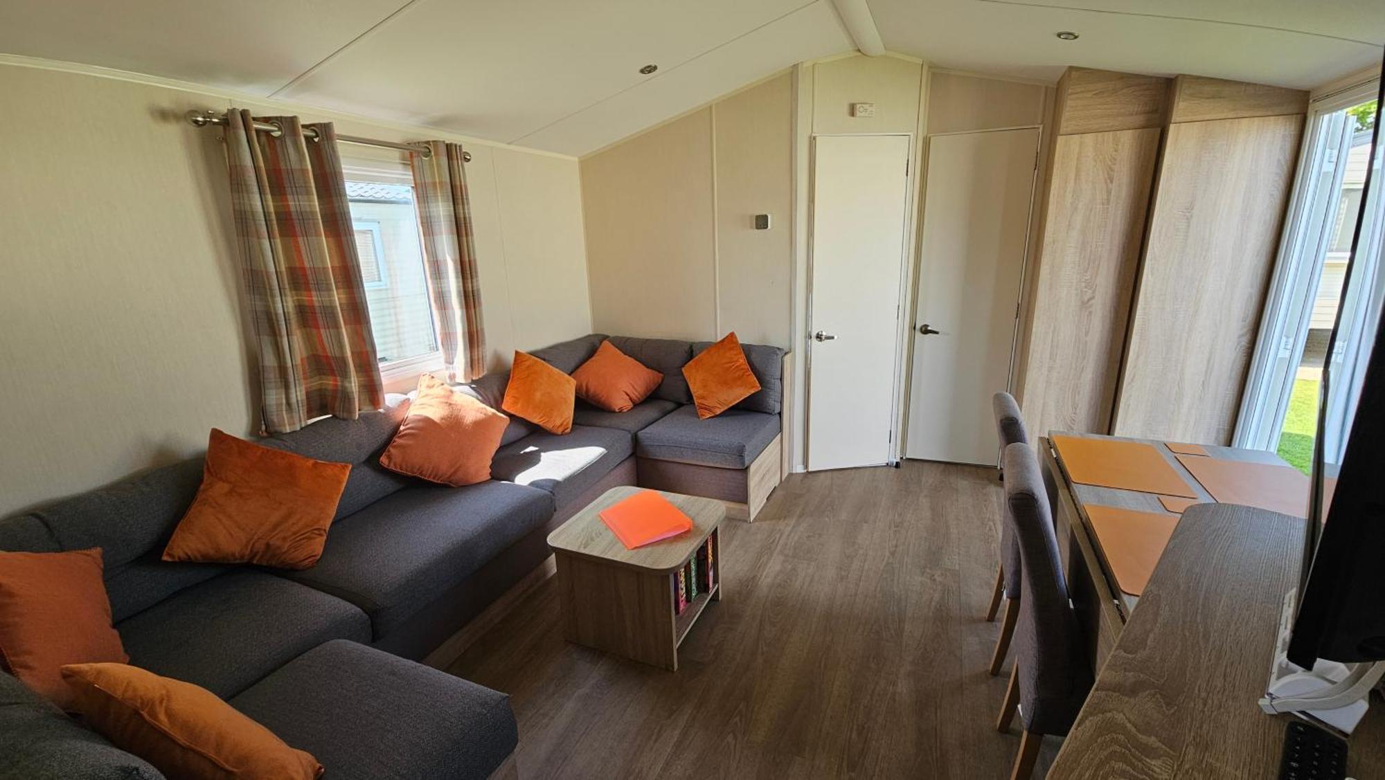 Kp Holiday Home Corton  Экстерьер фото
